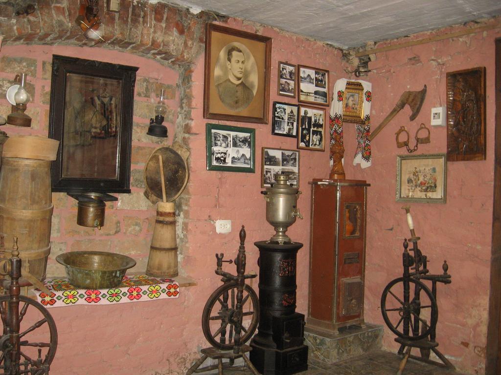 Hotel Vilni Kimnaty Mukačevo Esterno foto