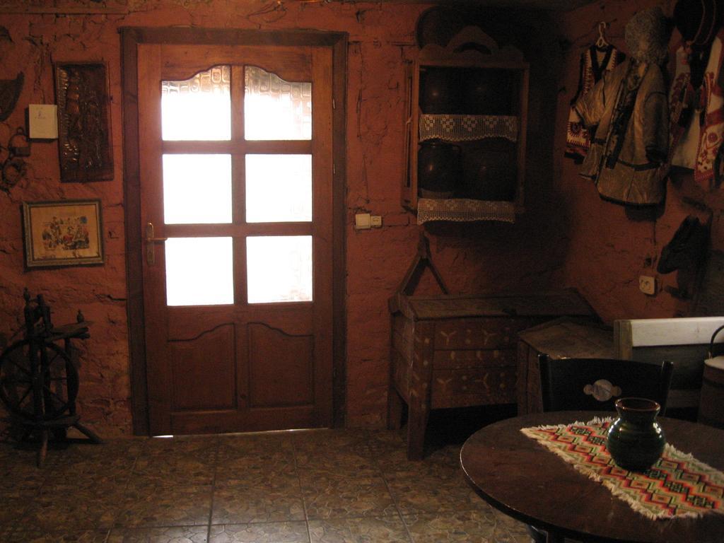 Hotel Vilni Kimnaty Mukačevo Esterno foto