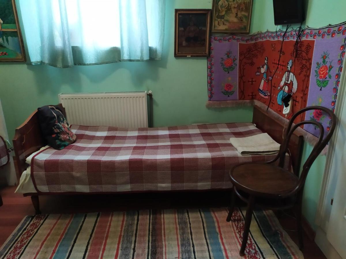 Hotel Vilni Kimnaty Mukačevo Esterno foto